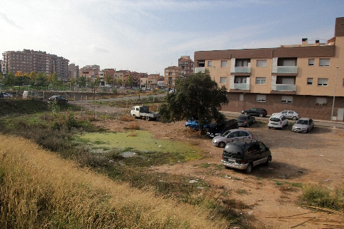 Queixes per brutícia i incivisme en un solar a Pardinyes