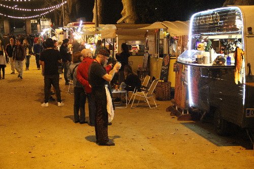 Obre als Camps Elisis el festival de ‘food trucks’