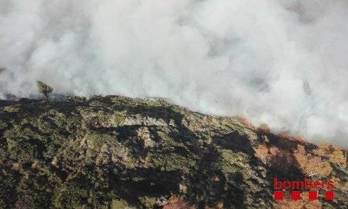 El foc de la Guingueta calcina més de 300 hectàrees