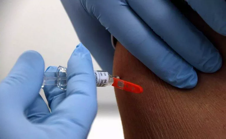 Infermeres de Lleida demanen la vacunació urgent i massiva de l’entorn sanitari contra la grip