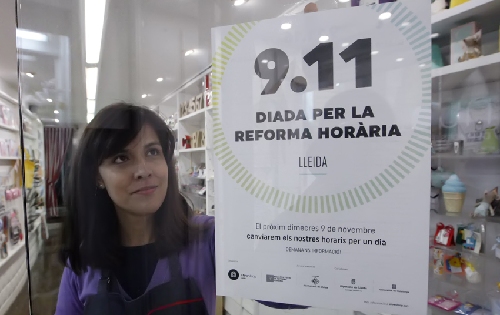 Un centenar de botigues de Lleida tanquen avui a les set