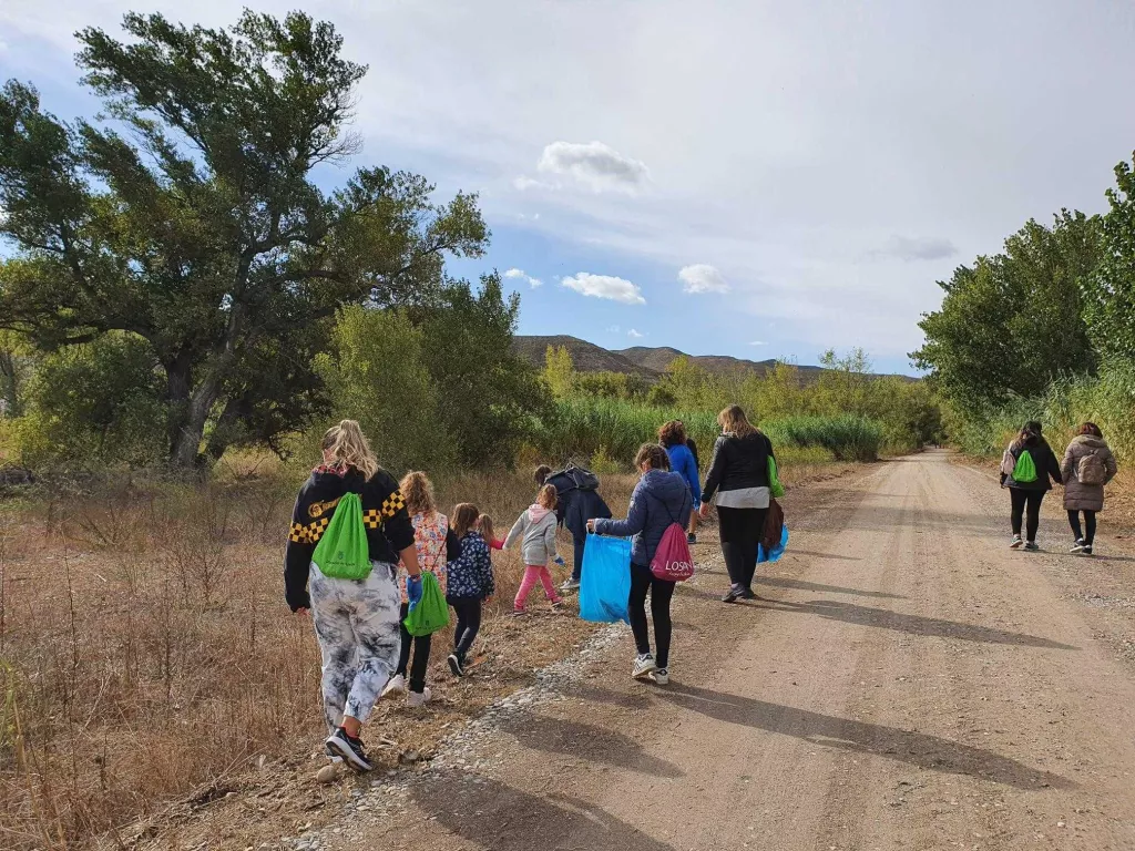 Infants de la Granja d'Escarp descobreixen el medi a l'aiguabarreig
