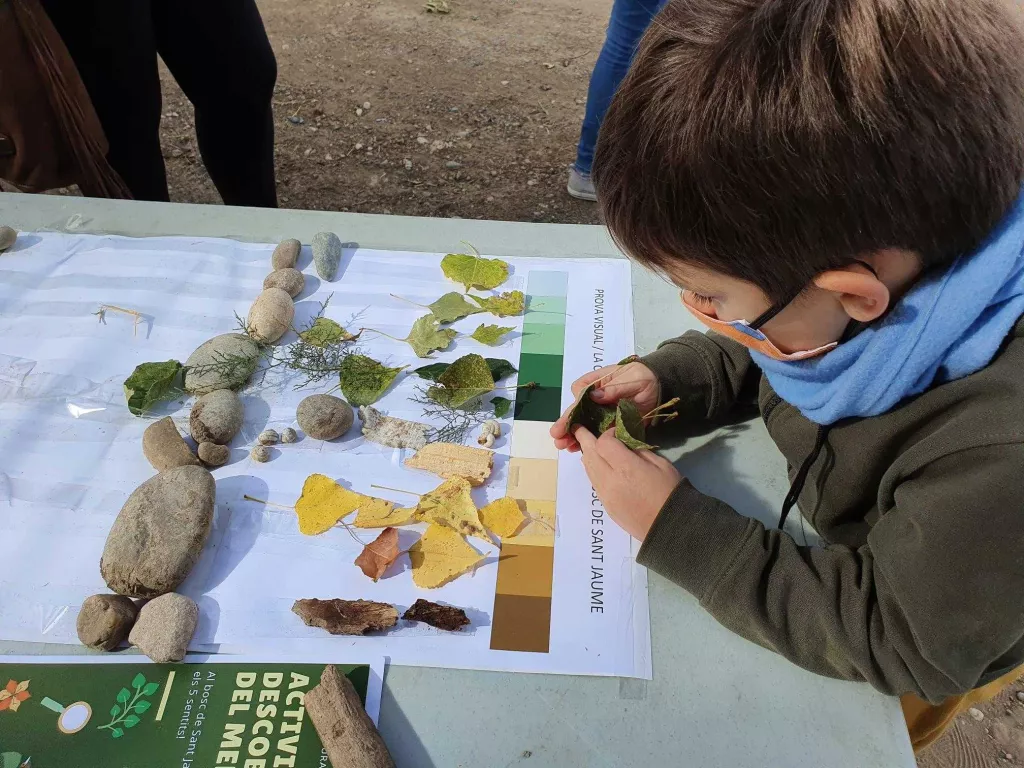 Infants de la Granja d'Escarp descobreixen el medi a l'aiguabarreig