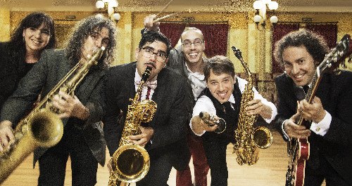 CaixaForum Lleida estrena el muntatge ‘Les mil cares del swing’