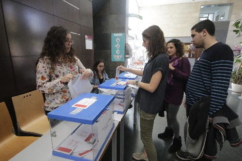Els universitaris escullen els seus representants