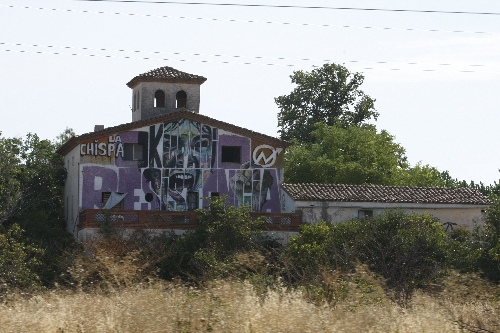 La jutge frena desallotjar la casa okupa La Chispa