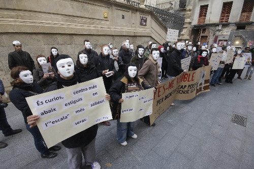 ‘Flashmob’ davant de la Catedral per visibilitzar les persones sense llar