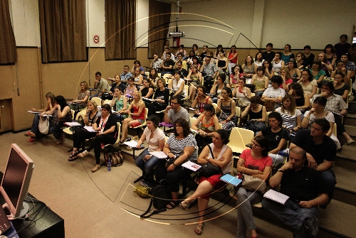 Oposicions multitudinàries a l'ICS