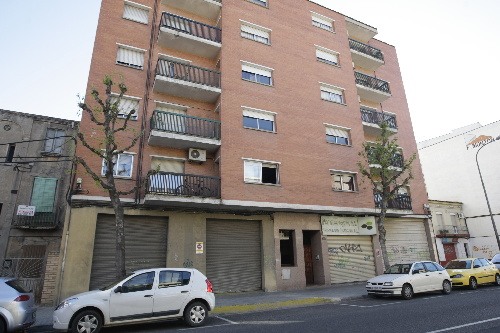 Paeria i Generalitat han comprat 21 pisos a bancs per a ús social