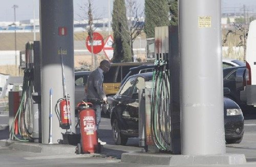 El preu del litre de gasolina i del gasoil torna a pujar en el pont