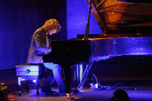 El pianista Antoni Tolmos celebra 18 anys de carrera amb ‘Energy’