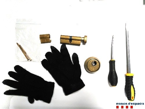 Detinguts dos lladres a Cappont al ser enxampats robant en dos vivendes