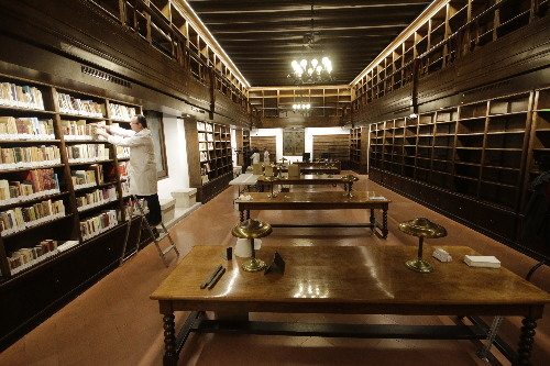 La biblioteca de l’IEI recobra vida
