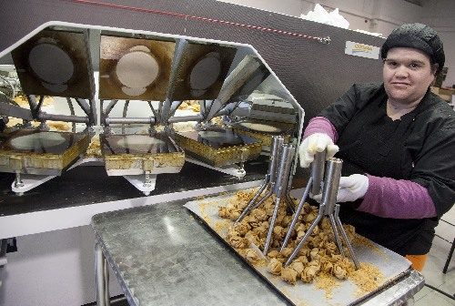 L’obrador de galetes El Rosal estrena una màquina que dobla la producció