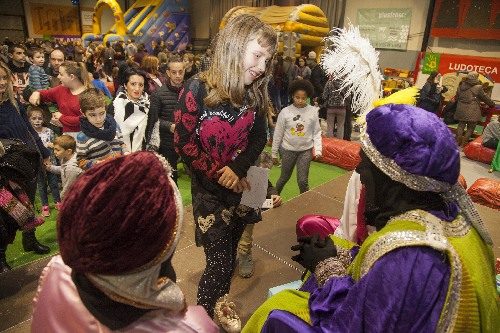 Els patges reials recullen les cartes dels nens de Tàrrega
