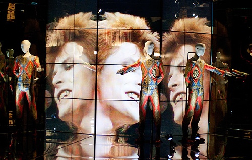 El cine Principal de Lleida exhibeix avui el documental ‘David Bowie is’