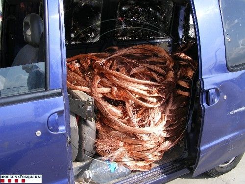 Quatre detinguts per robar 2.100 kilos de cable de l'AVE a Vinaixa