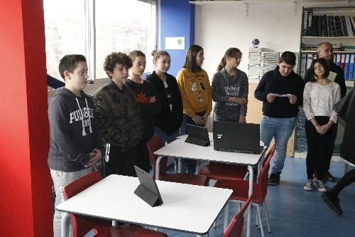 Aula per treballar per projectes al Maria Rúbies
