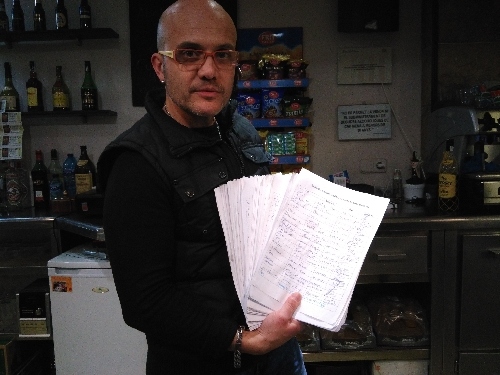Més de 2.500 firmes reclamen mantenir la zona blava de l’Auditori
