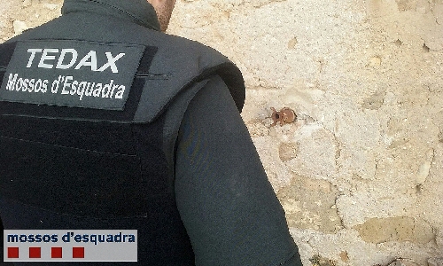 Troben una granada encastada en una casa a Castelló de Farfanya