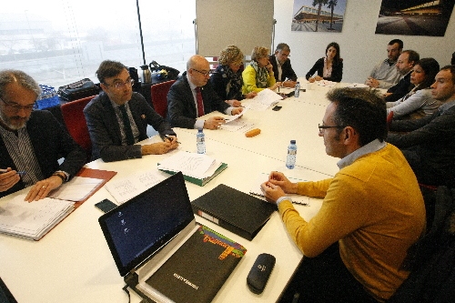 La Paeria aprova administrar la Llotja amb crítiques de l’oposició
