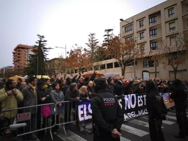 Calma tensa al Museu de Lleida després de les càrregues policials contra els manifestants