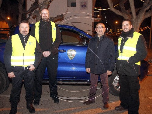 Agents cívics patrullen a les vies públiques de Soses a la nit