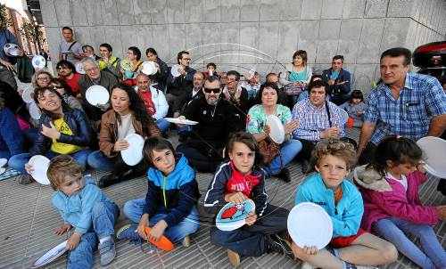 Ajudes de menjador a un centenar d'alumnes només per a un mes i mig