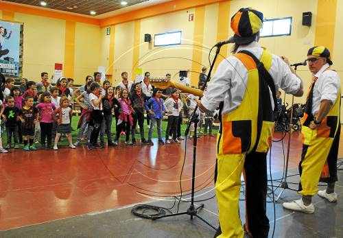 Música, dansa i contes en el Saló del Llibre