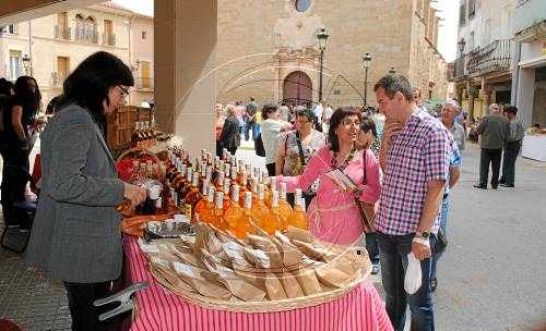 Unes trenta parades a la Fira de la Camamilla de Linyola