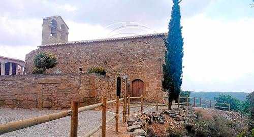 Famílies de Vilanova de l'Aguda s'uneixen per tal de millorar l'entorn d'una ermita