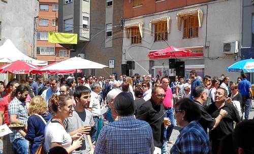 Mollerussa serveix 1.500 tapes a la festa 'El vermutet'