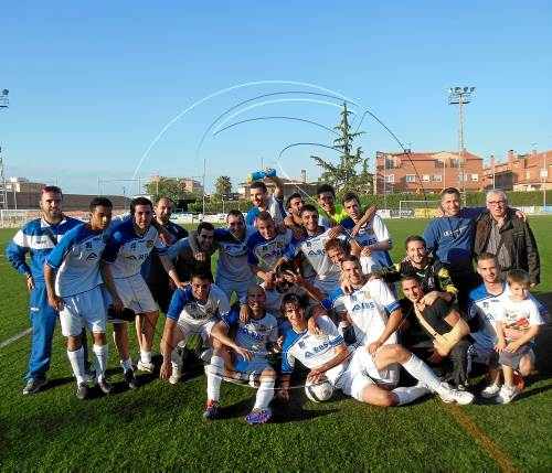 El Borges evita el descens amb una golejada al Pobla