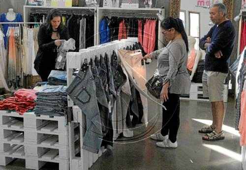 El Mercat del Pla reobre i al setembre obrirà cada cap de setmana