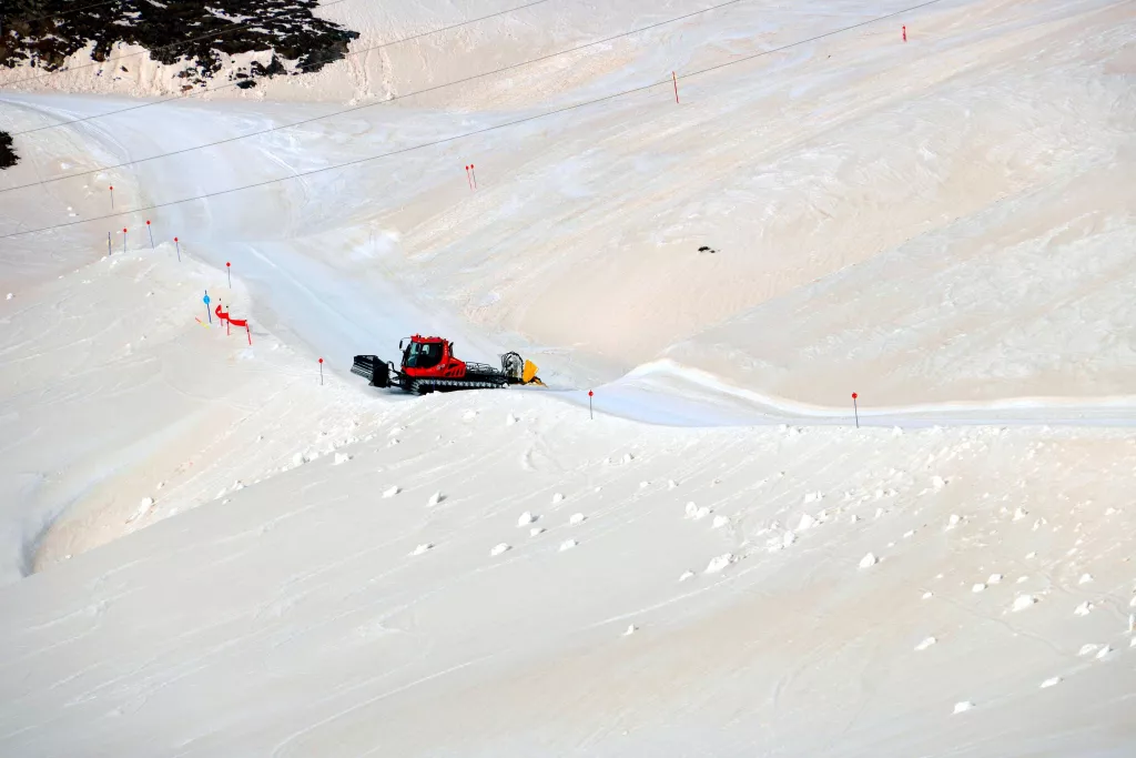 ⏯️ La pols sahariana comença a tenyir de marró la neu del Pirineu