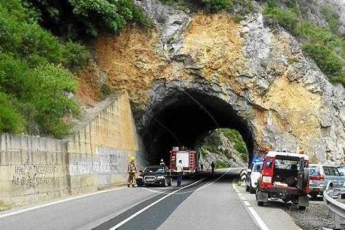 Un despreniment de roques causa un accident a Organyà