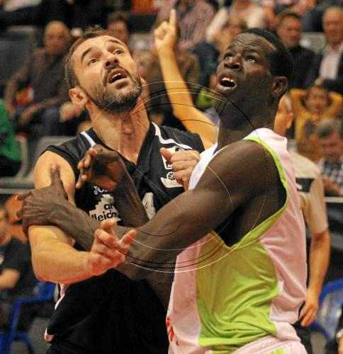 Alzamora continuarà al Força Lleida