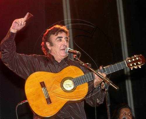 Els gitanos de Lleida ploren la mort d'un artista amb arrels familiars a Alguaire