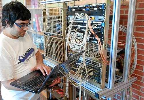 Cursos de formació dual en 122 instituts per a 3.718 joves