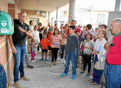 La Granja d'Escarp instal·la un desfibril·lador a la via pública