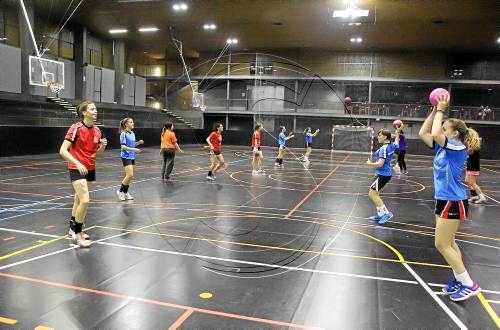 L'Associació es paga un pavelló per entrenar-se