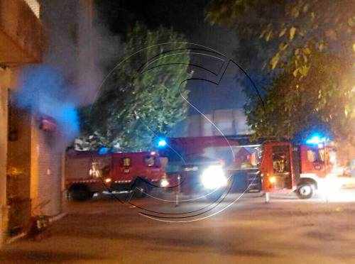 Tres intoxicats per inhalar fum al cremar una carnisseria a Alcarràs