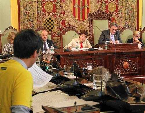 Ros presenta mocions pro consulta al cap de 24 hores de no deixar votar-les
