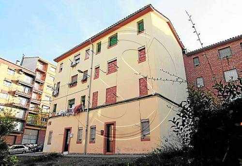 La Paeria paga l'aigua a 19 famílies i instal·la 74 comptadors individuals per evitar talls