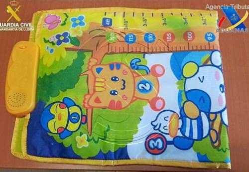 Dos condemnats per rebre 'coca' impregnada en una manta infantil