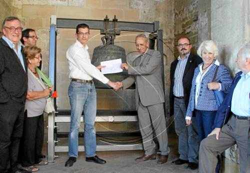 Donatiu de 1.000 € per a la campana Mònica