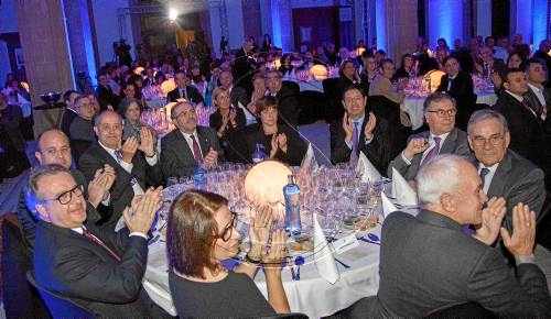 Reñé "s'autoinculpa" per la consulta