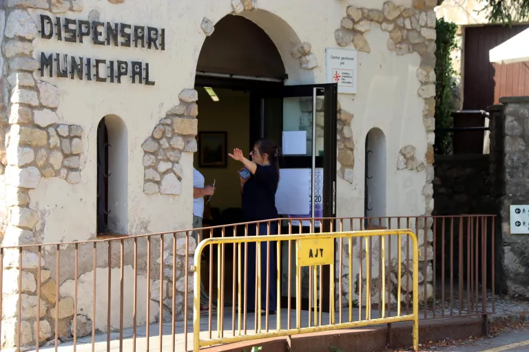 Residents i ajuntaments de la Vall de Lord reclamen garantir la cobertura horària del consultori mèdic