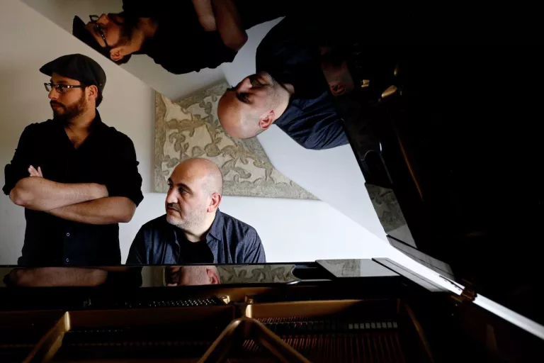 ⏯️ Joan Blau i Xavier Monge presenten "Bru", un cant a l'amor romàntic d'estiu