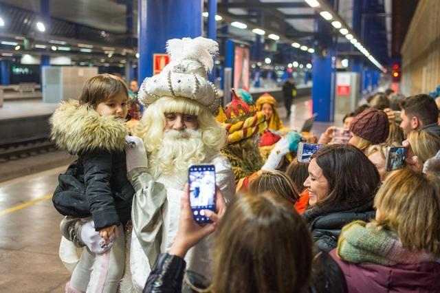 La màgia, la il·lusió i els somriures inunden Lleida amb l’arribada dels Reis Mags